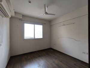 Room in 3 BHK Apartment at Conscient Heritage Max, Sector 102 – for Rent