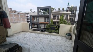 Balcony in 2 BHK Builder Floor at Sector 52 – for Rent