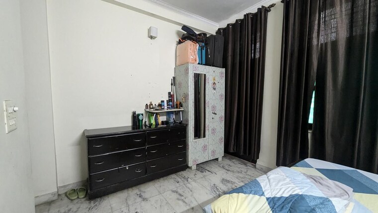 Bedroom, sector 52 2 Bedroom 180 Sq.Yd. Builder Floor In Sector 52 Gurgaon 9551899