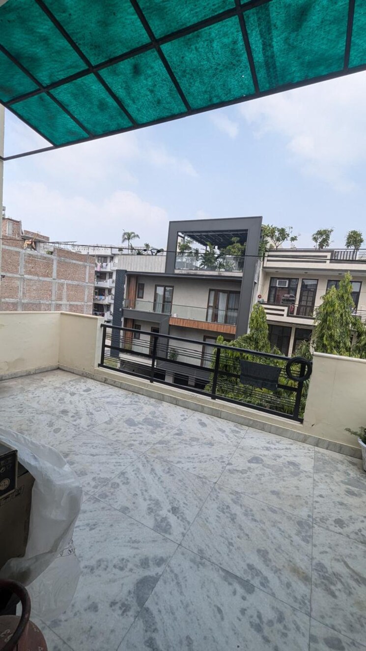 Balcony, sector 52 2 Bedroom 180 Sq.Yd. Builder Floor In Sector 52 Gurgaon 9551899