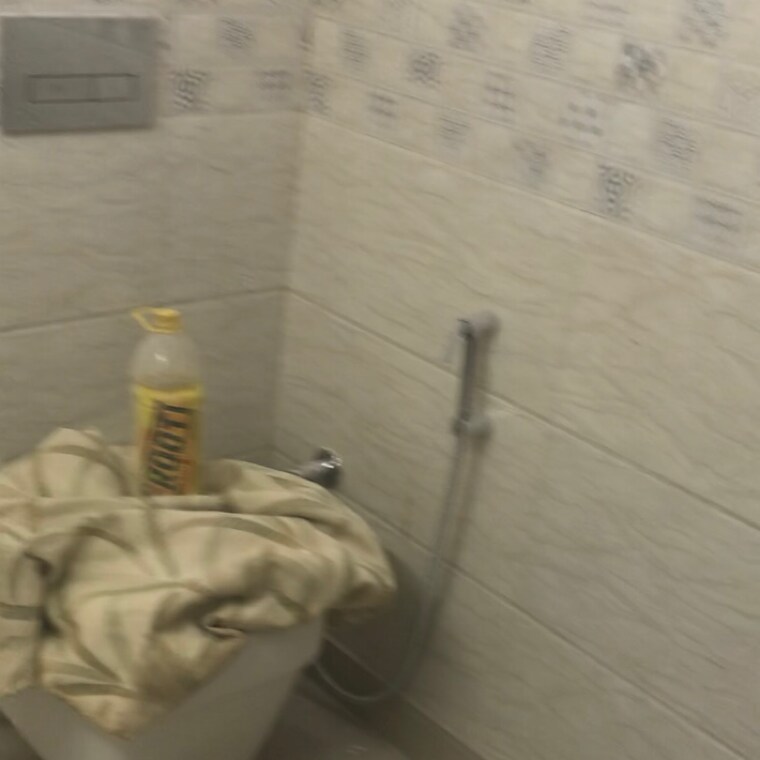 Bathroom, lajpat nagar i 2 Bedroom 900 Sq.Ft. Builder Floor In Lajpat Nagar I Delhi 9551911