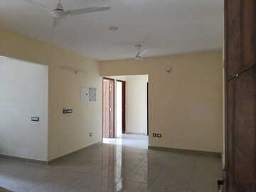 Room in 2.5 BHK Apartment at Windlass River Valley, Harrawala – for Rent