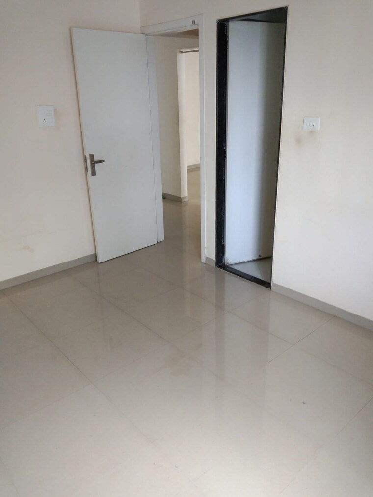 Bedroom, associated-sai-smruti 2.5 Bedroom 1130 Sq.Ft. Apartment In Dahanukar Colony Pune 9551920