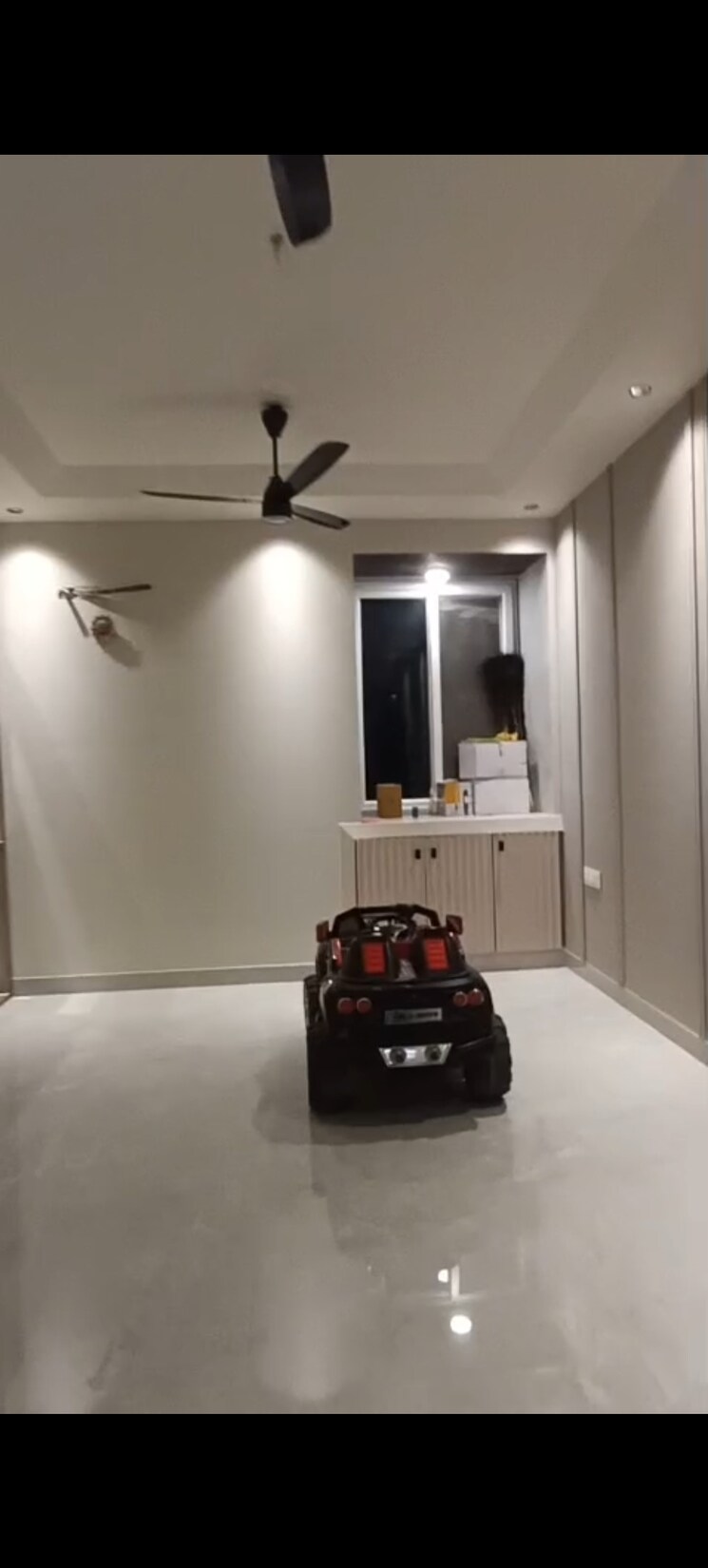 Room, ip extension 3 Bedroom 1400 Sq.Ft. Apartment In Ip Extension Delhi 9551925