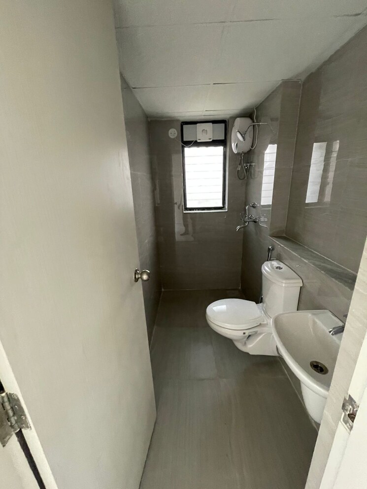 Bathroom, mutha-sai-nirvana 3 Bedroom 1325 Sq.Ft. Apartment In Shahad Thane 9551943