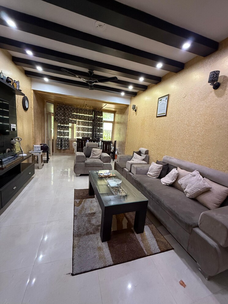 Living Room, ip extension 3 Bedroom 1600 Sq.Ft. Apartment In Ip Extension Delhi 9551946