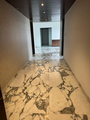 Room in 3 BHK Apartment at Lodha Bellissimo, Mahalaxmi – for Rent