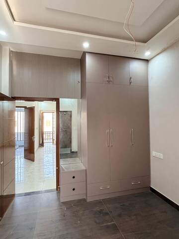 Room in 4 BHK Independent House at Patiala Road – for Sale
