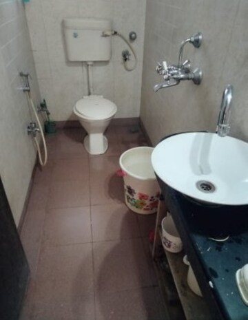 Bathroom in 2 BHK Apartment at Ramnath Prasad Apartment, Khar West – for Sale