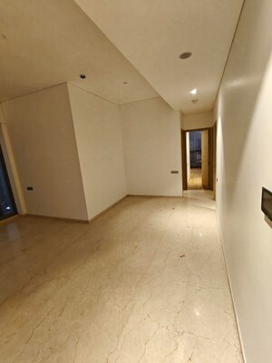 Room in 4 BHK Apartment at Rustomjee Crown, Prabhadevi – for Rent