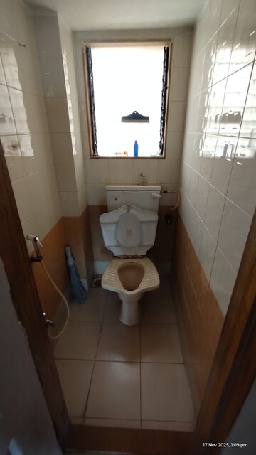 Bathroom in 1 BHK Apartment at Kandivali West – for Rent