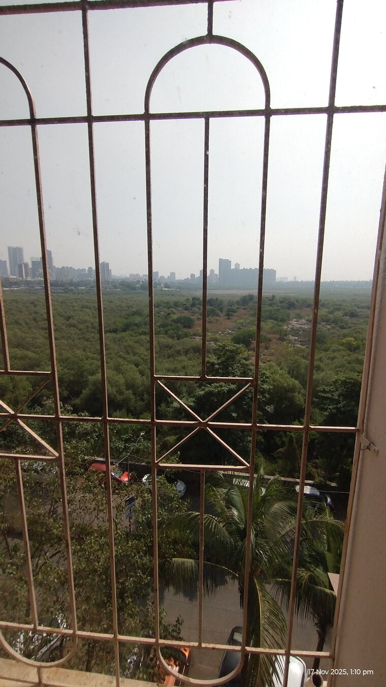 Balcony, kandivali west 1 Bedroom 550 Sq.Ft. Apartment In Kandivali West Mumbai 9552069