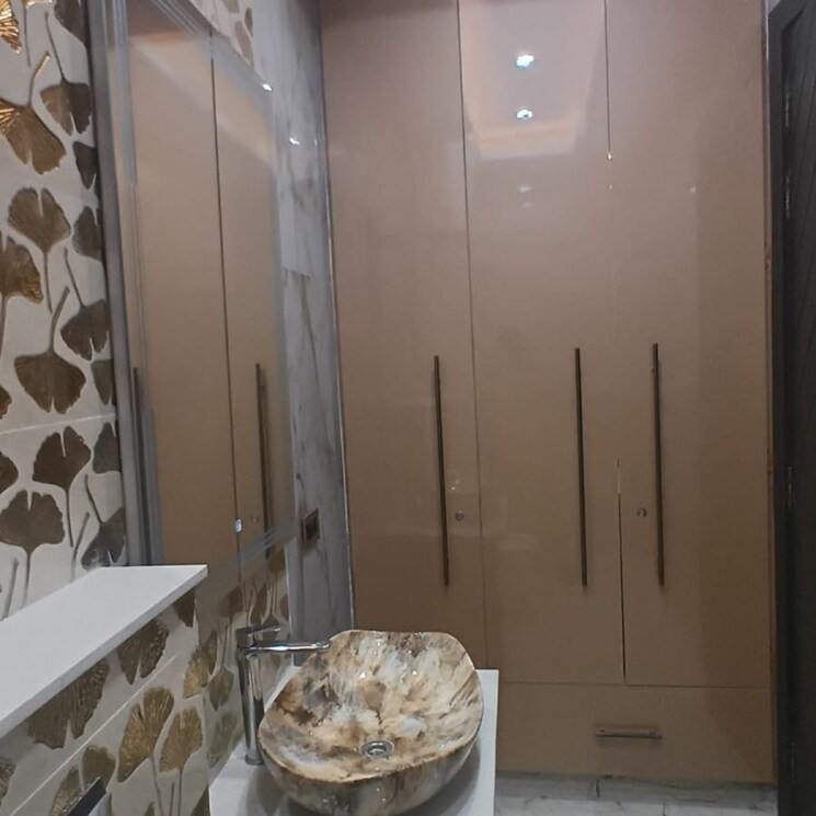 Bathroom, lajpat nagar 2 Bedroom 900 Sq.Ft. Builder Floor In Lajpat Nagar Delhi 9552057