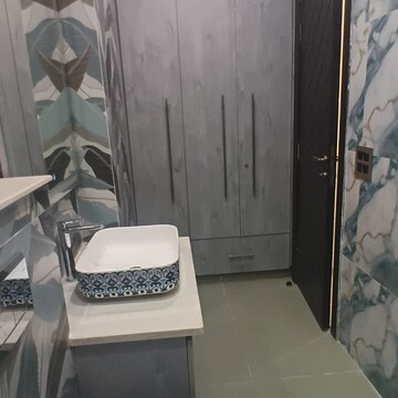 Team Area in 2 BHK Builder Floor at Lajpat Nagar – for Rent