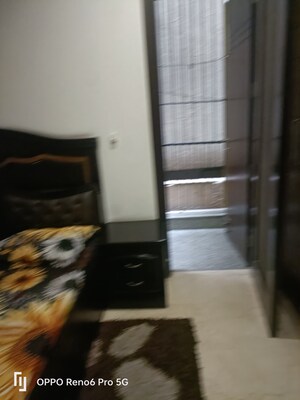 Room in 3 BHK Builder Floor at Safdarjung Enclave – for Rent