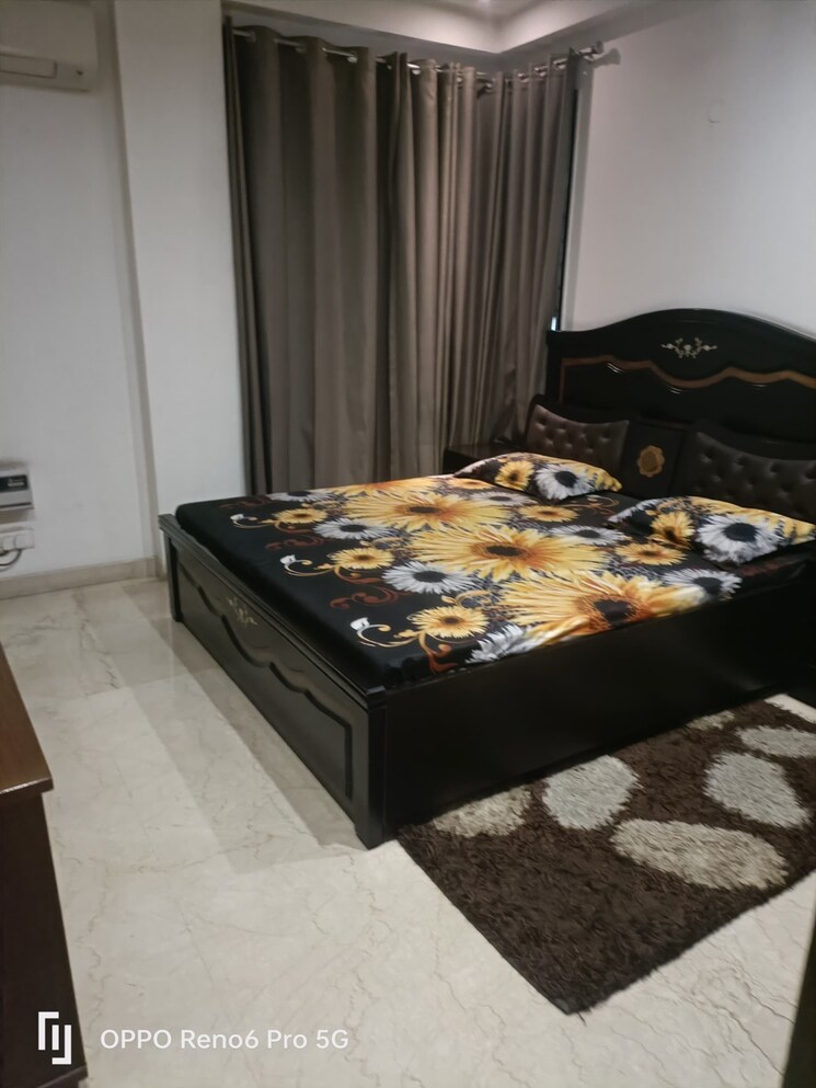 Bedroom, safdarjung enclave 3 Bedroom 200 Sq.Yd. Builder Floor In Safdarjung Enclave Delhi 9552042