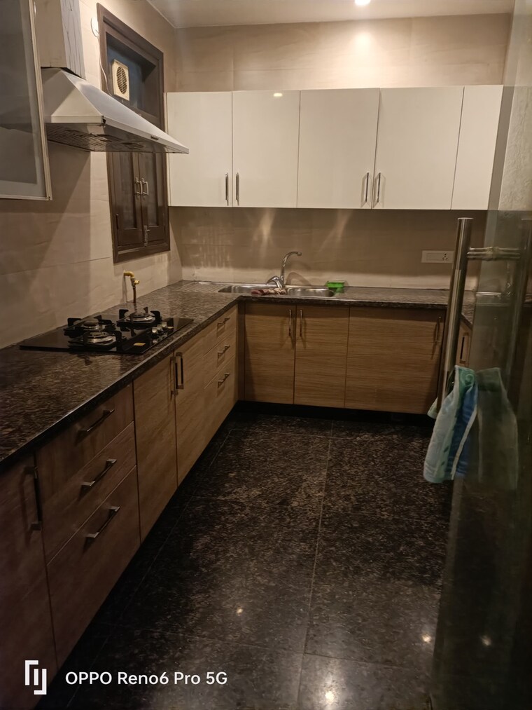 Kitchen, safdarjung enclave 3 Bedroom 200 Sq.Yd. Builder Floor In Safdarjung Enclave Delhi 9552042