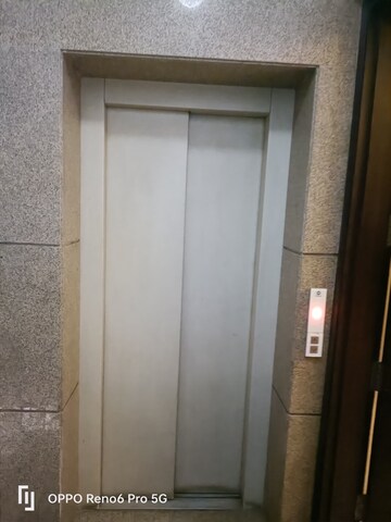 Lift in 3 BHK Builder Floor at Safdarjung Enclave – for Rent