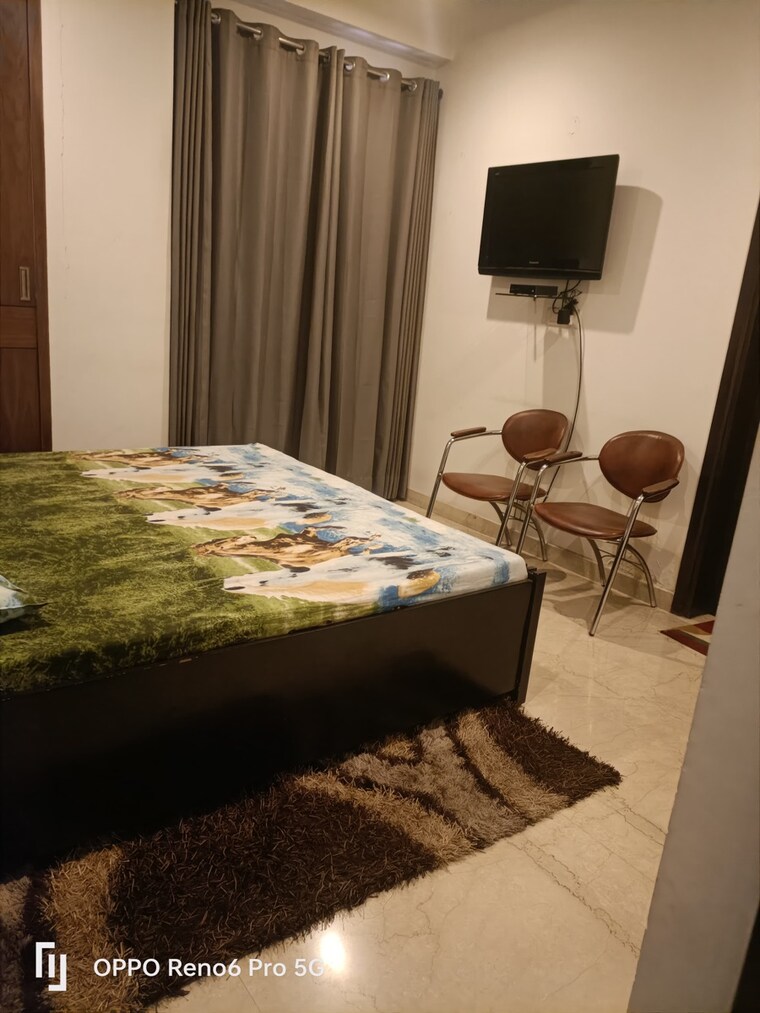 Bedroom, safdarjung enclave 3 Bedroom 200 Sq.Yd. Builder Floor In Safdarjung Enclave Delhi 9552042