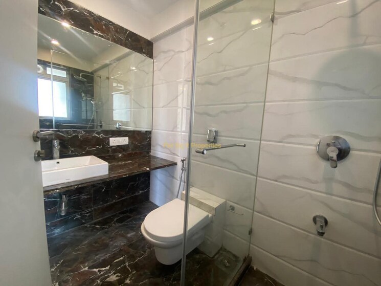 Bathroom, snehal-apartment-bandra-west 3 Bedroom 1350 Sq.Ft. Apartment In Pali Hill Mumbai 9552060