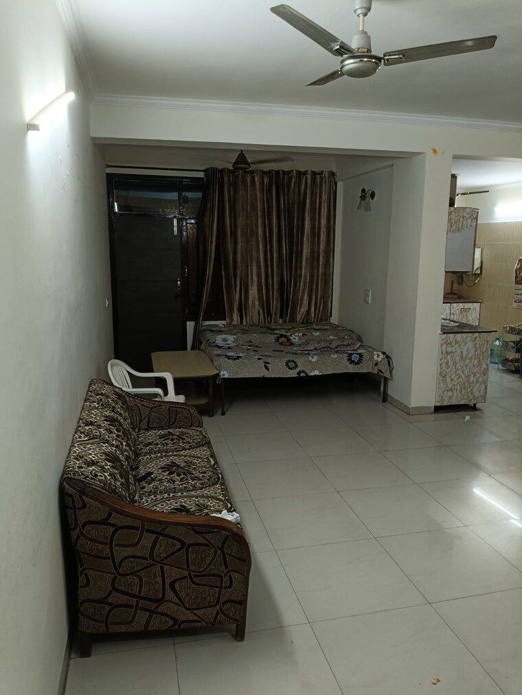 Living Room, ambala highway 3 Bedroom 200 Sq.Yd. Apartment In Ambala Highway Zirakpur 9552079