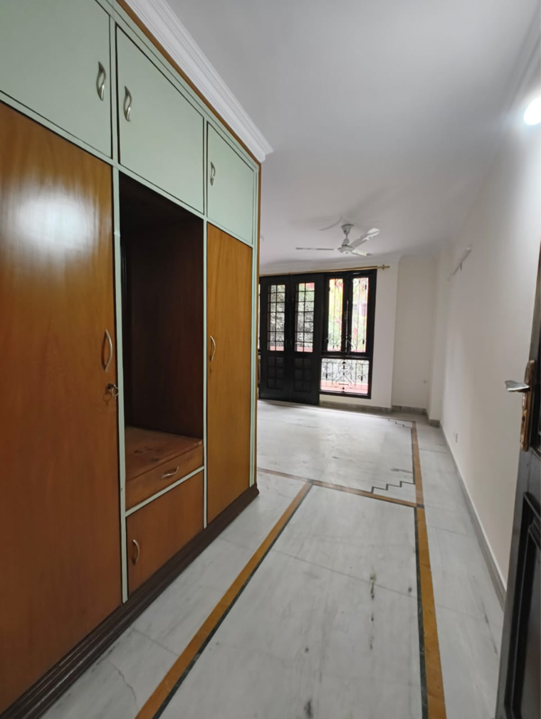 Room, lajpat nagar 2 Bedroom 900 Sq.Ft. Independent House In Lajpat Nagar Delhi 9552072