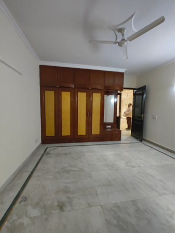 Room in 2 BHK Independent House at Lajpat Nagar – for Rent