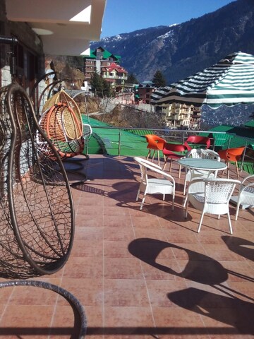6+ BHK Villa – Exterior View View at Old Manali - for Sale