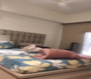 Bedroom in 3 BHK Apartment at Matunga East – for Rent