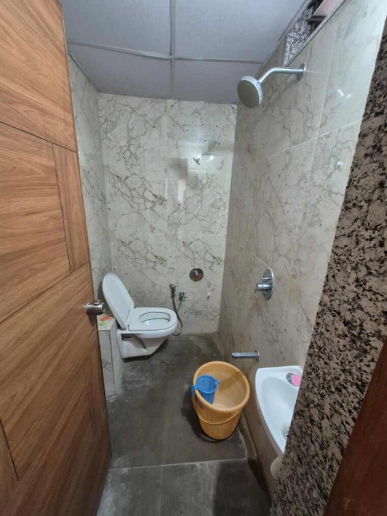 Bathroom, chandkheda 2 Bedroom 1350 Sq.Ft. Apartment In Chandkheda Ahmedabad 9552096