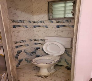 Bathroom in 1 BHK Apartment at Matunga East – for Rent