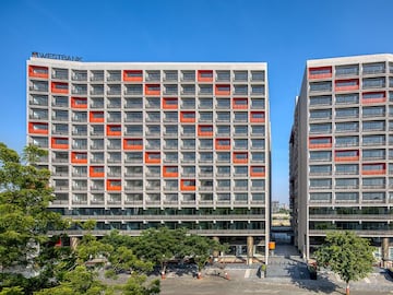  Office Space – Exterior View View at Sun Westbank, Navrangpura - for Rent