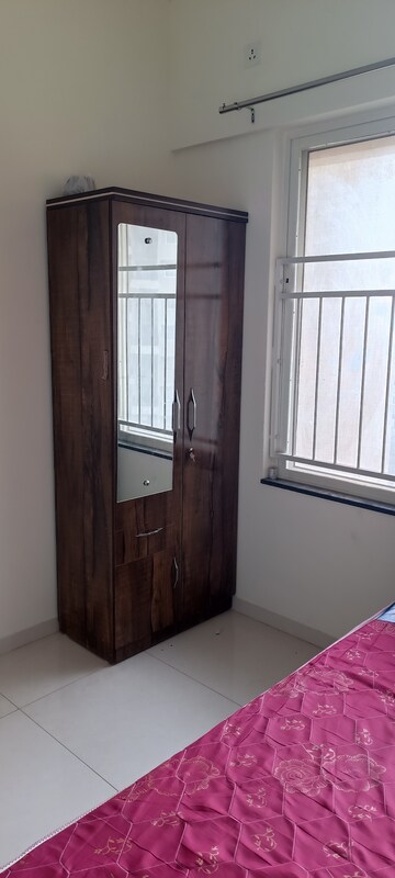 Room in 1 BHK Apartment at Kolte Patil Life Republic, Hinjewadi – for Rent