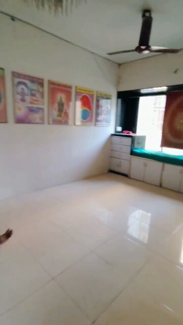 Furnished Amenities in 2 BHK Apartment at Millennium Tower, Kandivali East – for Rent