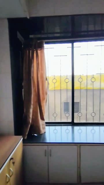 Furnished Amenities in 2 BHK Apartment at Millennium Tower, Kandivali East – for Rent