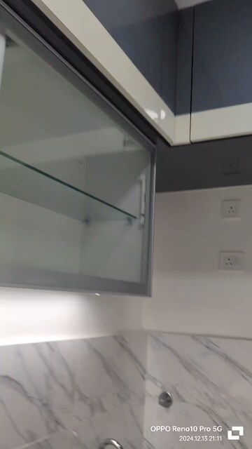 Furnished Amenities in 2 BHK Apartment at Lokhandwala Vinay Tower, Kandivali East – for Sale