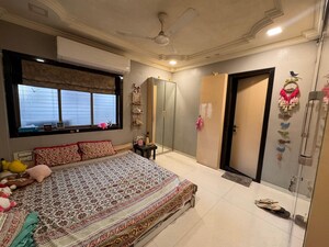 Bedroom in 3 BHK Apartment at Matunga East – for Rent