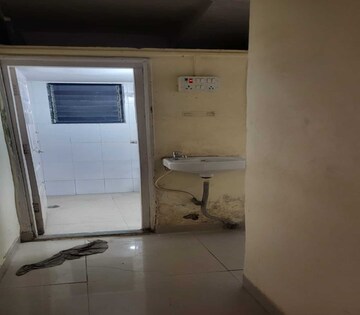 Room in 1 BHK Apartment at Dadar East – for Rent