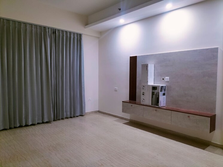 Room, mahagun-mezzaria 4 Bedroom 3430 Sq.Ft. Apartment In Sector 78 Noida 9552236