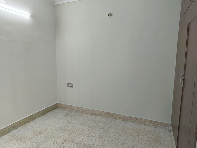 Room, mohan garden 1 Bedroom 25 Sq.Yd. Independent House In Mohan Garden Delhi 9036820