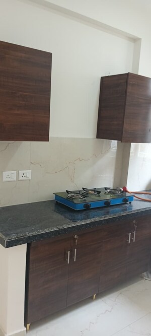 Furnished Amenities in 2.5 BHK Builder Floor at Smart World Gems, Sector 89 – for Rent