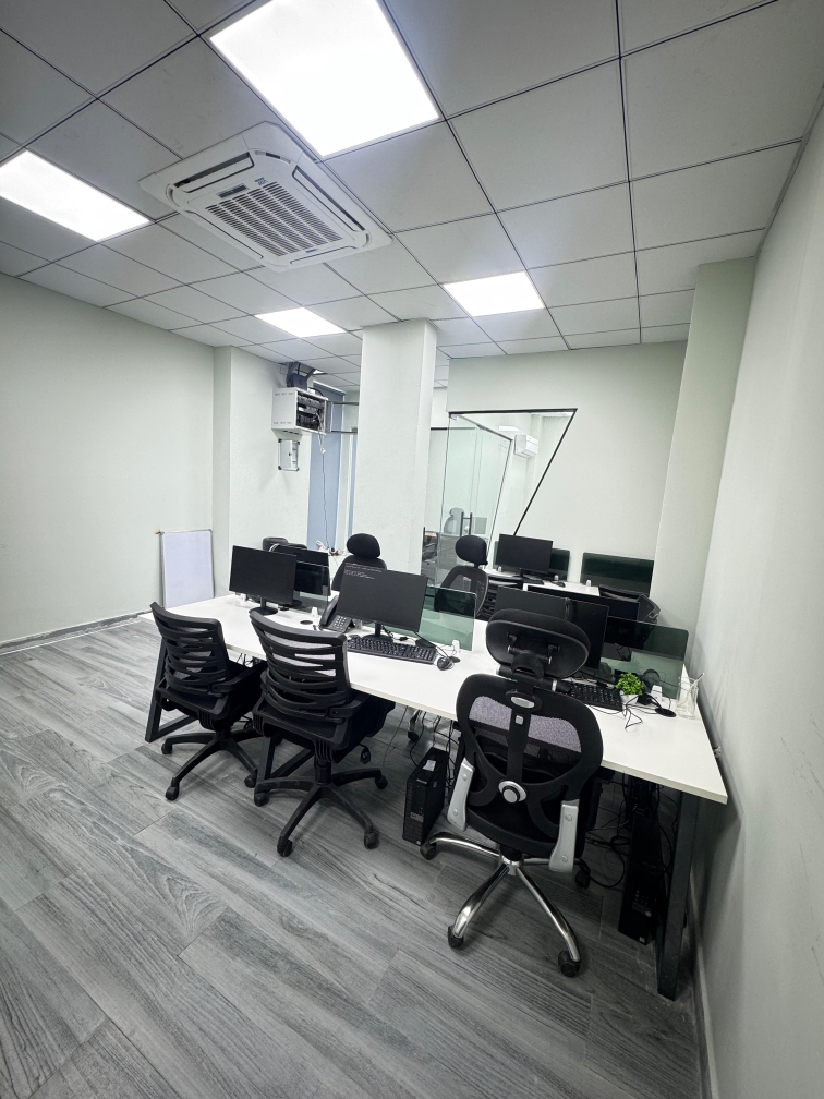 Office Space For Rent in Furnished Office Availabl