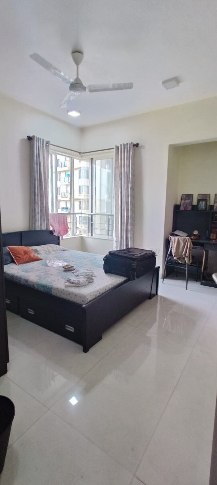 Living Room, lodha-luxuria 3 Bedroom 1350 Sq.Ft. Apartment In Majiwada Thane 9552278