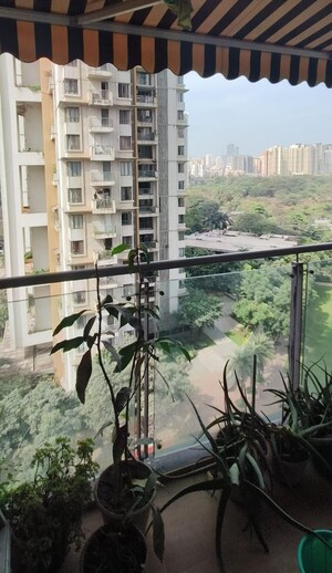 3 BHK Apartment For Sale in Lodha Luxuria, Majiwada