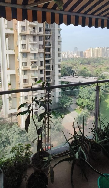 3 BHK Apartment For Sale in Lodha Luxuria, Majiwada