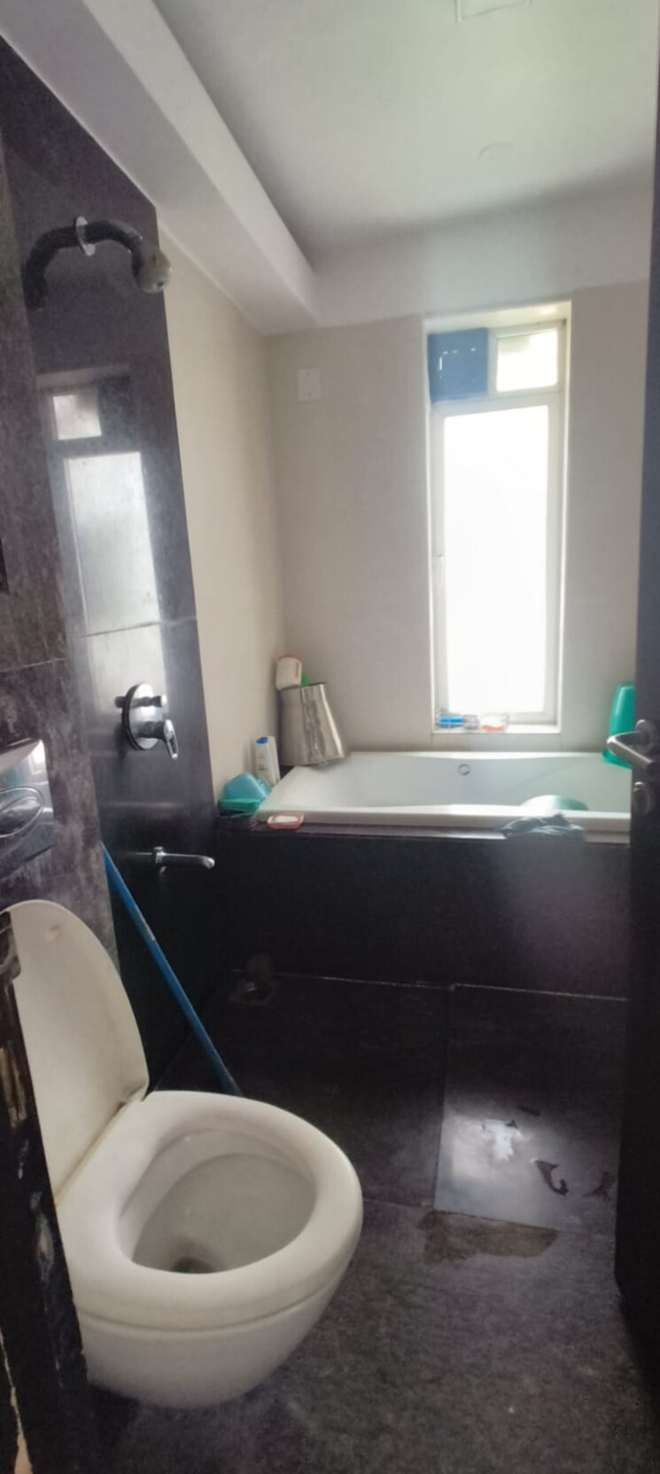 Bathroom, lodha-luxuria 3 Bedroom 1350 Sq.Ft. Apartment In Majiwada Thane 9552278