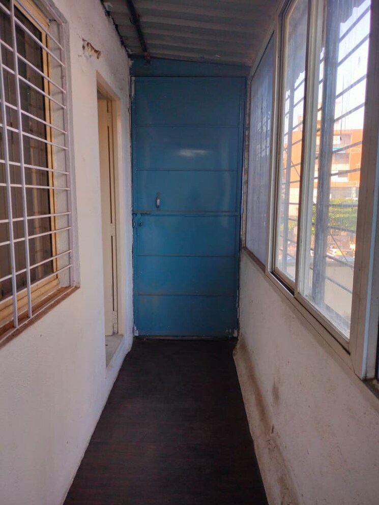 undefined, kothrud Commercial Office Space 300 Sq.Ft. In Kothrud Pune 9552318