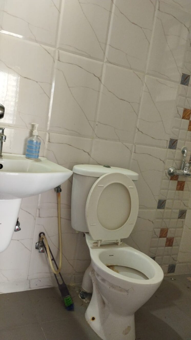 Bathroom, kumar-urban-kul-ecoloch 2 Bedroom 700 Sq.Ft. Apartment In Mahalunge Pune 9552334