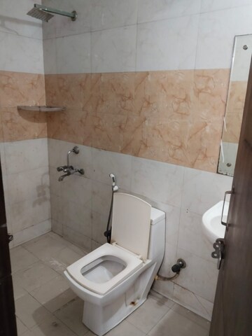 Bathroom in 1 BHK Builder Floor at Saket – for Rent