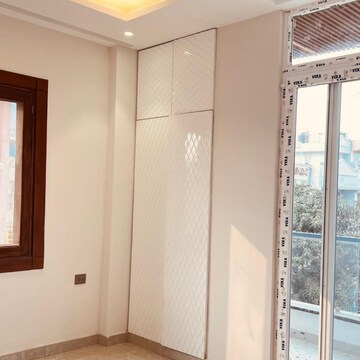 Room in 2 BHK Apartment at Exotica Elegance, Ahinsa Khand 2 – for Rent